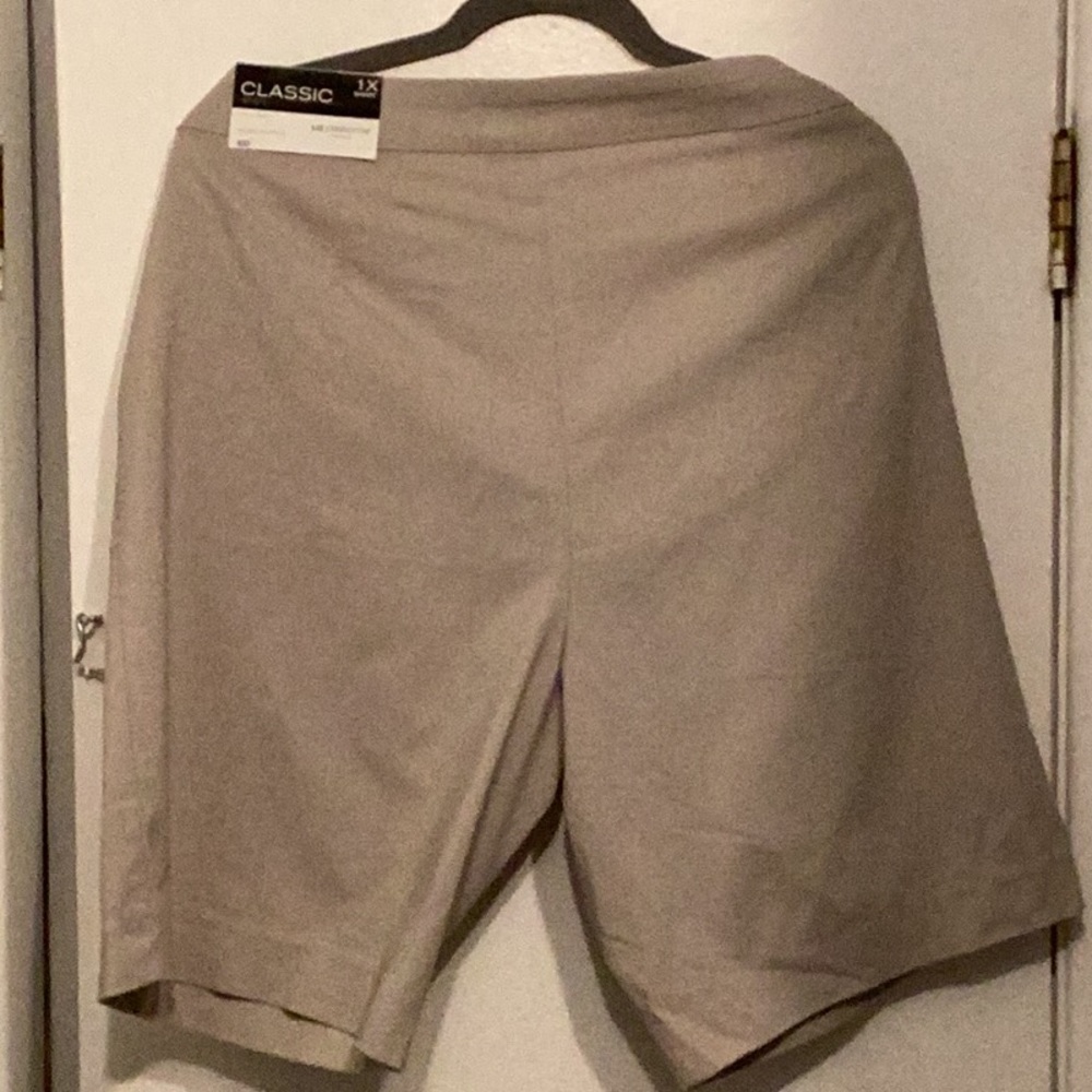 Liz Claiborne Women's Tan Bermuda Shorts Size 1X - Picture 7 of 9